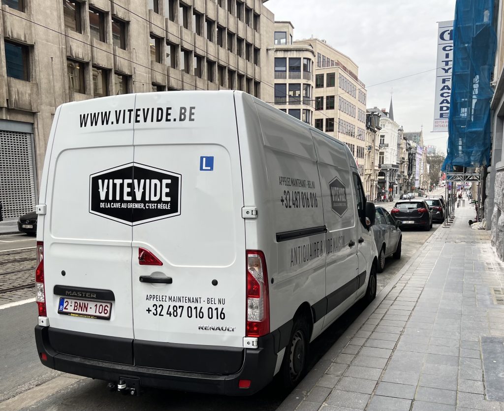 vite-vide-bruxelles-antiquites-maison-ixelles-6